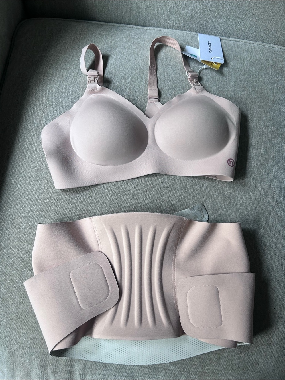 Momcozy nursing bra and Ergonest Maternity Belly Band Med/LG